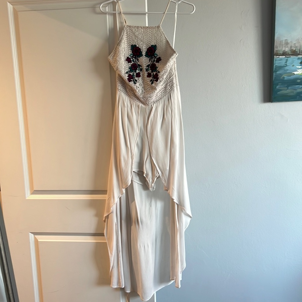 High-Low White Romper w/ Embroidered Decal - Women’s